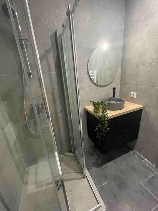 Studio Tout Confort, Au Pied De Toute Commodite, 2 Apartamento Créteil Exterior foto